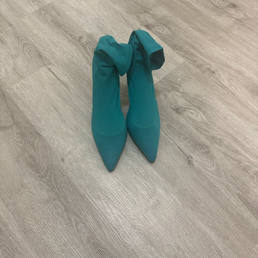 Teal Sock Pump